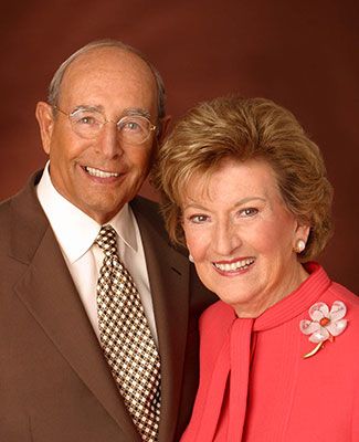 A formal portrait of Richard and Helen DeVos