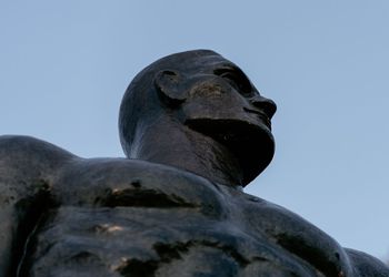 spartan statue