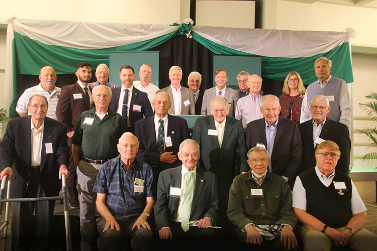 A group of MSU faculty, staff and retiree veterans